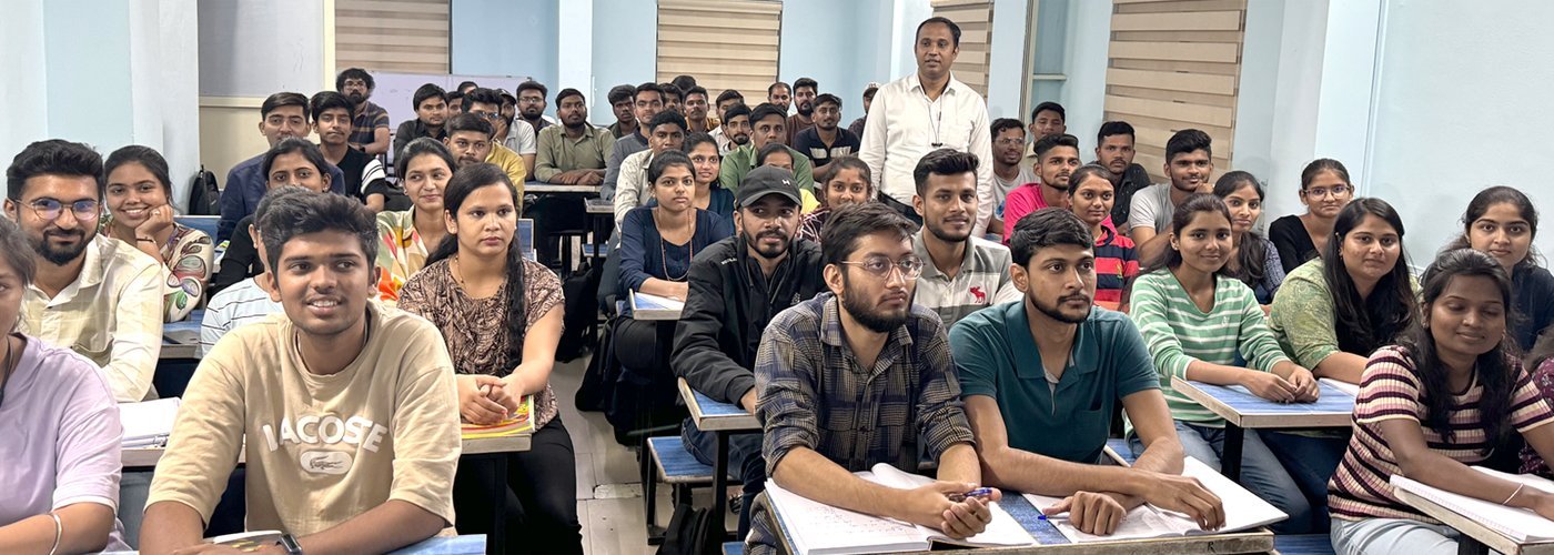 Live Interactive Classroom Sessions by Kunal Sir with Students at CJC
